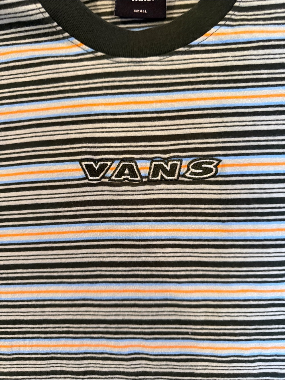 Vans T-Shirt in Small. Excellent like new condition!